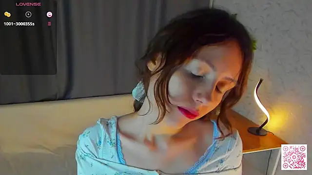 Snapshot of DelilahConsalvo chatting on 10/19/25, 06:10 DelilahConsalvo online show from 10/19/25, 06:10
