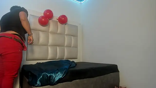 Snapshot of peyton__wat chatting on 06/24/26, 11:53 peyton wat online show from 06/24/26, 11:53