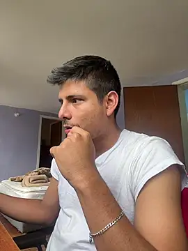 AnotherJuan  online show from 10/03/25, 01:23