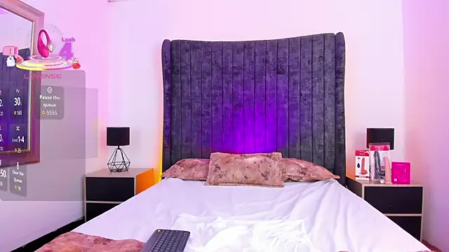 VanessaParis   online show from 11/21/25, 09:36