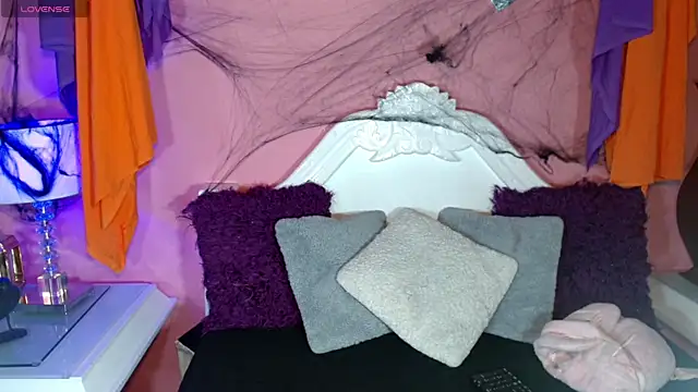  IsabellaRousse online show from 11/02/25, 07:52