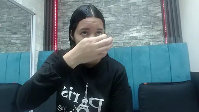 Snapshot of Lil_Rose2006 chatting on 11/27/25, 12:49 Lil Rose2006 online show from 11/27/25, 12:49