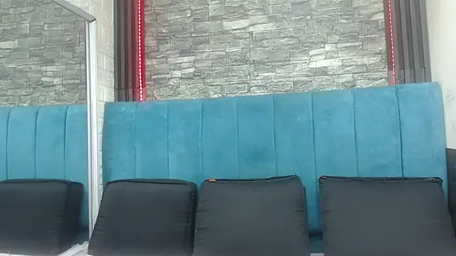 Snapshot of Lil_Rose2006 chatting on 12/05/25, 12:04 Lil Rose2006 online show from 12/05/25, 12:04