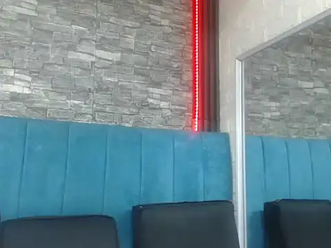 Snapshot of Lil_Rose2006 chatting on 10/10/25, 01:01 Lil Rose2006 online show from 10/10/25, 01:01