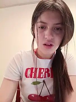 Snapshot of SALOME-28_ chatting on 10/18/25, 02:08 SALOME-28 online show from 10/18/25, 02:08