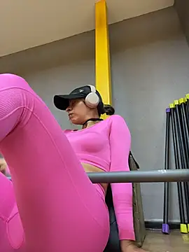 KatThomas online show from 11/26/25, 03:34