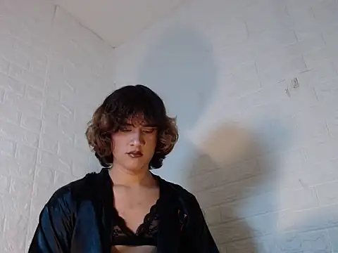 Marian Cristal online show from 11/09/25, 03:10