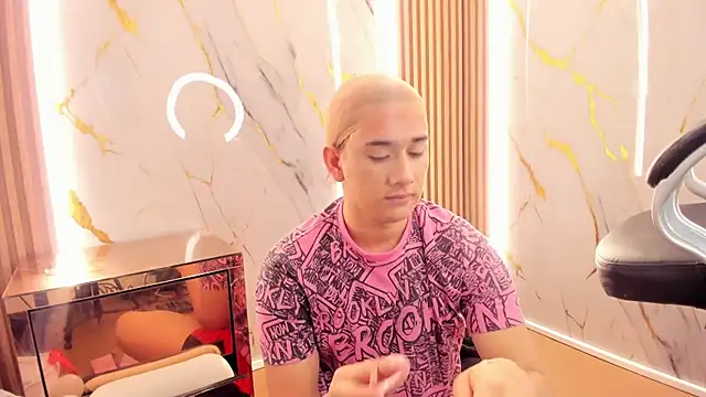 Snapshot of Marian_Cristal chatting on 02/14/26, 02:01 Marian Cristal online show from 02/14/26, 02:01