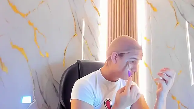 Snapshot of Marian_Cristal chatting on 02/07/26, 03:25 Marian Cristal online show from 02/07/26, 03:25