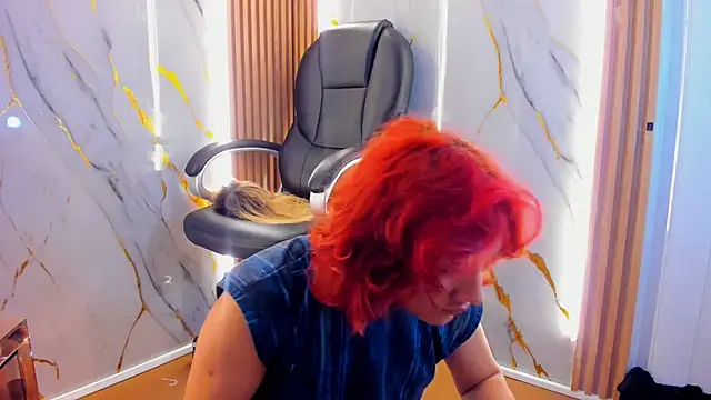 Snapshot of Marian_Cristal chatting on 02/10/26, 03:49 Marian Cristal online show from 02/10/26, 03:49