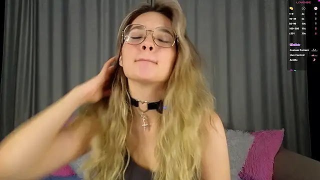 vivyboo111 online show from 11/30/25, 08:20