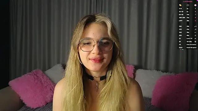 vivyboo111 online show from 11/09/25, 08:24