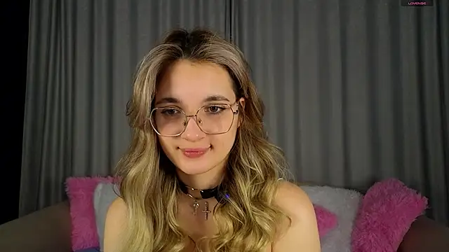 vivyboo111 online show from 11/28/25, 08:42