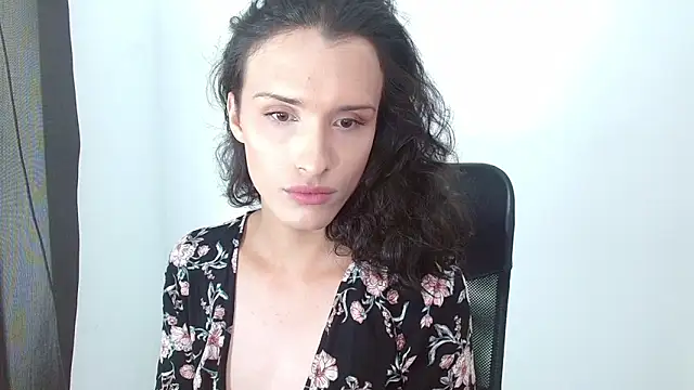 Snapshot of IsabelFernandez chatting on 09/20/25, 05:07 IsabelFernandez online show from 09/20/25, 05:07