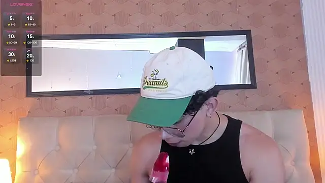 Snapshot of liam_twiink chatting on 04/21/26, 07:20 liam twiink online show from 04/21/26, 07:20