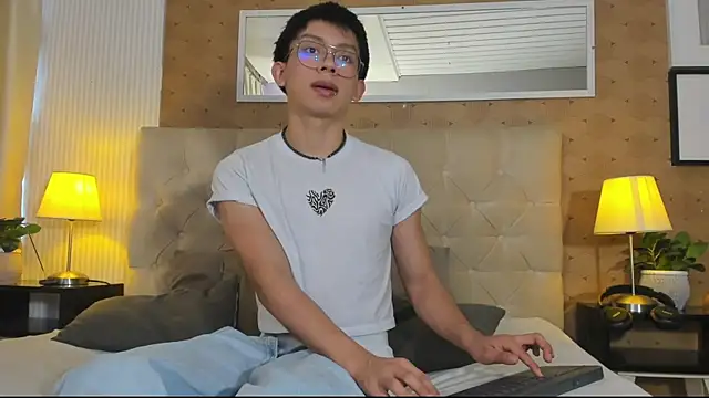 liam twiink online show from 10/21/25, 07:46