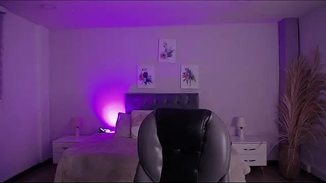 Samara Hilton 2 online show from 12/05/25, 06:28