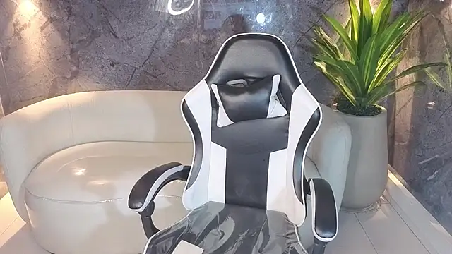 scarlett smith tp online show from 10/31/25, 01:08