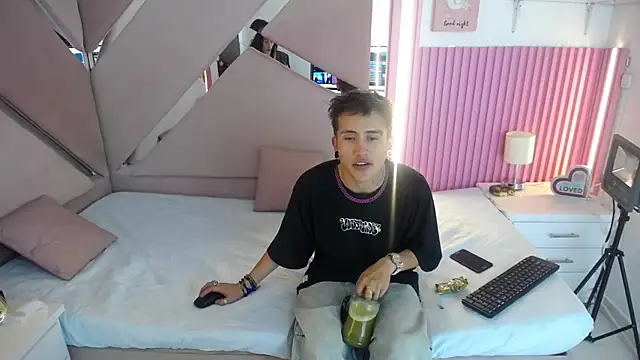 oblivionlove online show from 03/25/26, 10:30