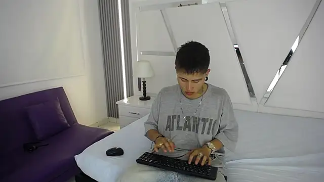 oblivionlove online show from 03/10/26, 09:30