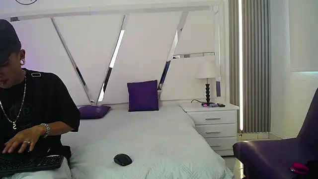 oblivionlove online show from 11/10/25, 07:41