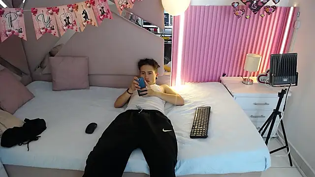 Snapshot of oblivionlove chatting on 02/23/26, 01:12 oblivionlove online show from 02/23/26, 01:12