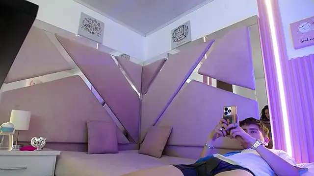 oblivionlove online show from 11/18/25, 08:12