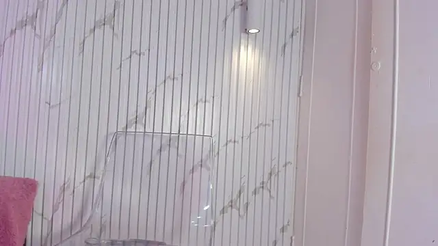 Snapshot of Missdionne_curly chatting on 11/15/25, 11:36 Missdionne curly online show from 11/15/25, 11:36