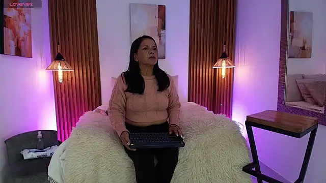 EvaGoddess  online show from 06/30/26, 07:47