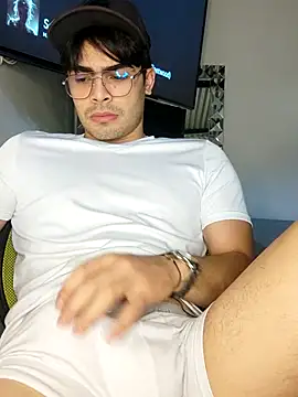 Snapshot of Mason_grey chatting on 10/20/25, 11:11 Mason grey online show from 10/20/25, 11:11