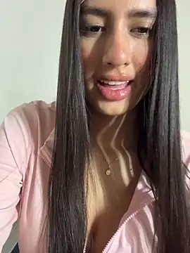 Julieta Duque online show from 06/17/26, 03:50