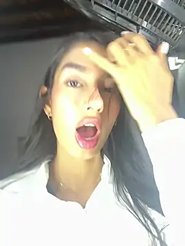 Julieta Duque online show from 03/26/26, 02:21