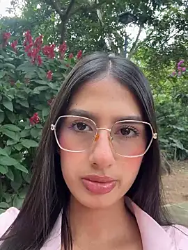 Snapshot of Julieta_Duque chatting on 12/17/25, 07:41 Julieta Duque online show from 12/17/25, 07:41