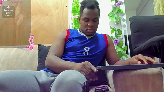 Snapshot of Amun_obsidian chatting on 09/26/25, 12:23 Amun obsidian online show from 09/26/25, 12:23