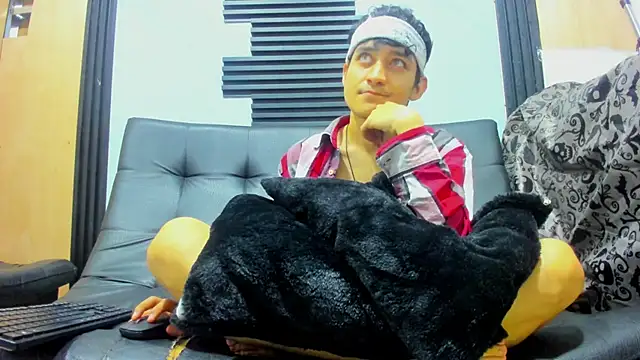 Snapshot of Amun_obsidian chatting on 10/27/25, 12:28 Amun obsidian online show from 10/27/25, 12:28