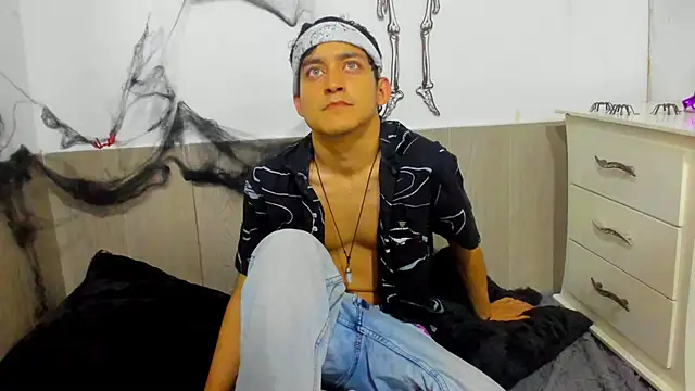 Snapshot of Amun_obsidian chatting on 10/24/25, 12:15 Amun obsidian online show from 10/24/25, 12:15