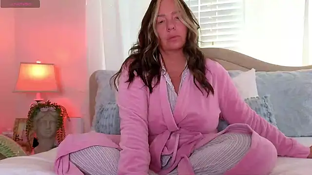 STIFFLERSMOMM online show from 10/31/25, 02:13