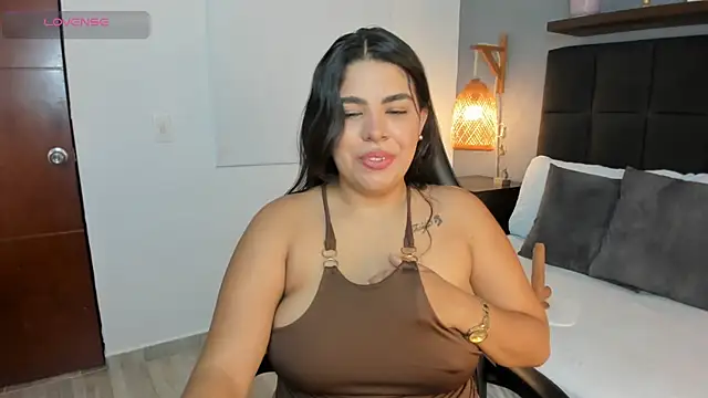 daniela crozee  online show from 10/26/25, 02:12