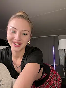 Snapshot of Mally_Say chatting on 11/12/25, 08:34 Mally Say online show from 11/12/25, 08:34