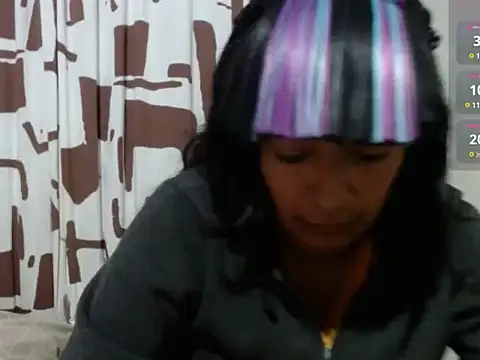 Snapshot of Acelinrose chatting on 06/05/26, 12:59 Acelinrose online show from 06/05/26, 12:59