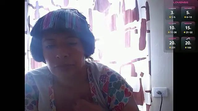 Snapshot of Acelinrose chatting on 06/11/26, 06:27 Acelinrose online show from 06/11/26, 06:27