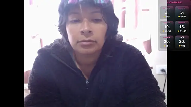 Snapshot of Acelinrose chatting on 06/25/26, 01:38 Acelinrose online show from 06/25/26, 01:38
