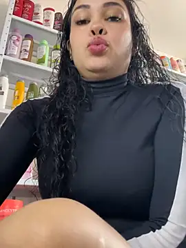 Snapshot of FOX_LATINA chatting on 06/04/26, 08:57 FOX LATINA online show from 06/04/26, 08:57