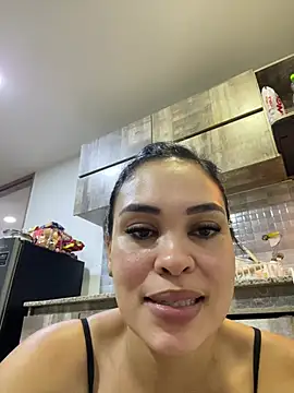 Snapshot of FOX_LATINA chatting on 06/26/26, 05:46 FOX LATINA online show from 06/26/26, 05:46