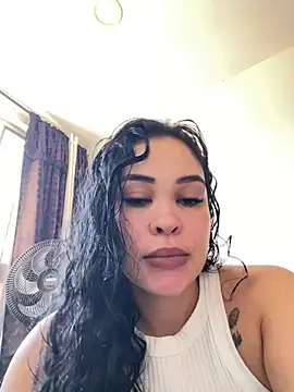 Snapshot of FOX_LATINA chatting on 07/14/26, 03:40 FOX LATINA online show from 07/14/26, 03:40