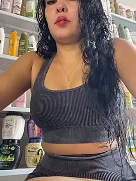Snapshot of FOX_LATINA chatting on 05/30/26, 06:13 FOX LATINA online show from 05/30/26, 06:13