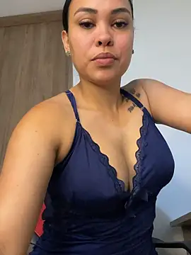 Snapshot of FOX_LATINA chatting on 03/18/26, 04:59 FOX LATINA online show from 03/18/26, 04:59