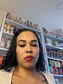 Snapshot of FOX_LATINA chatting on 04/05/26, 09:21 FOX LATINA online show from 04/05/26, 09:21