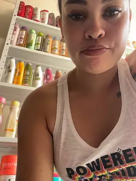 Snapshot of FOX_LATINA chatting on 06/20/26, 07:41 FOX LATINA online show from 06/20/26, 07:41