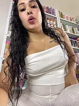 Snapshot of FOX_LATINA chatting on 06/05/26, 08:58 FOX LATINA online show from 06/05/26, 08:58